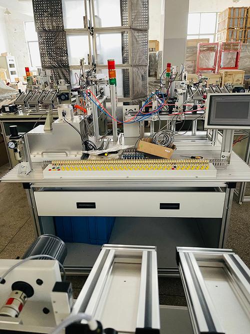 探索前沿技術(shù)實(shí)踐 上海碩博公司光機(jī)電一體化實(shí)驗(yàn)室與機(jī)械電子實(shí)訓(xùn)裝置